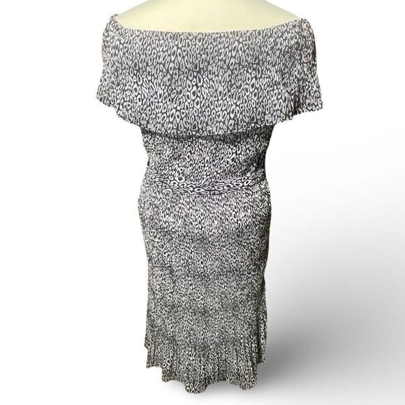 MICHAEL KORS Pleated, Off-The-Shoulder Dress, Animal Print, Tie Belt, Size 2X - Picture 11 of 11